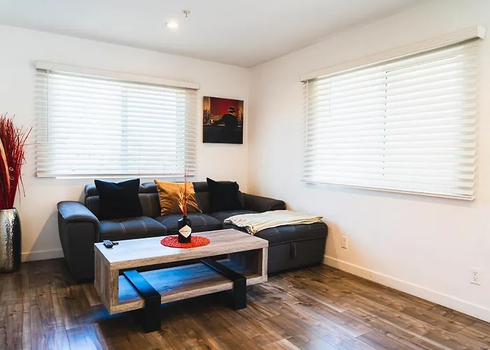 Modern Remodeled 1-Bedroom Close To Hollywood Walk Of Fame With Parking
