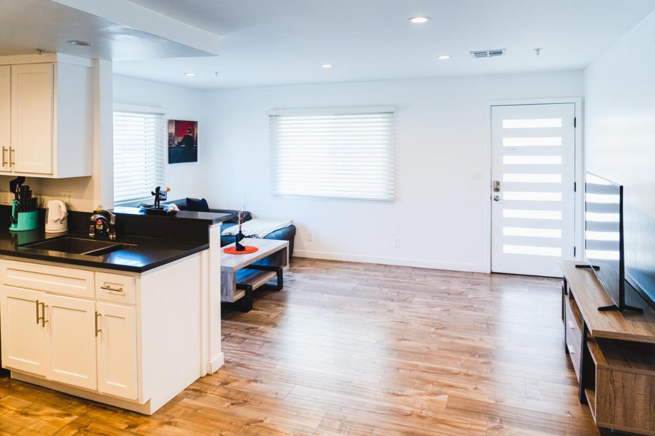 Appartamento Modern Remodeled 1-bedroom Close To Hollywood Walk Of Fame With Parking Los Angeles